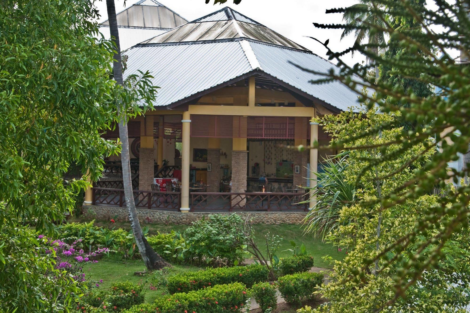 Crystal Paradise Resort Spa & Winery Narra Exterior foto
