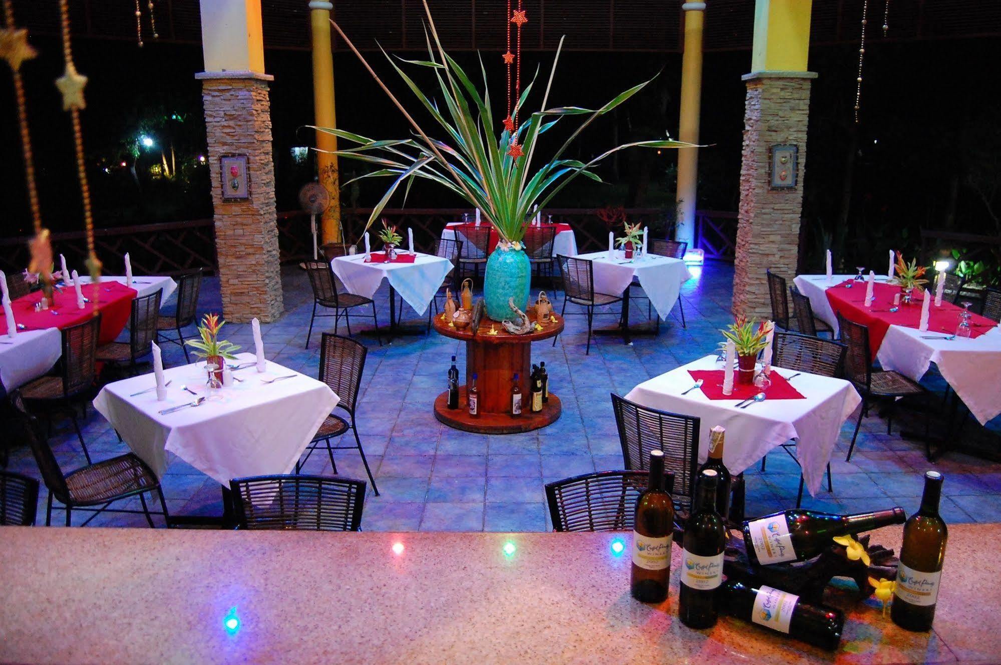 Crystal Paradise Resort Spa & Winery Narra Exterior foto