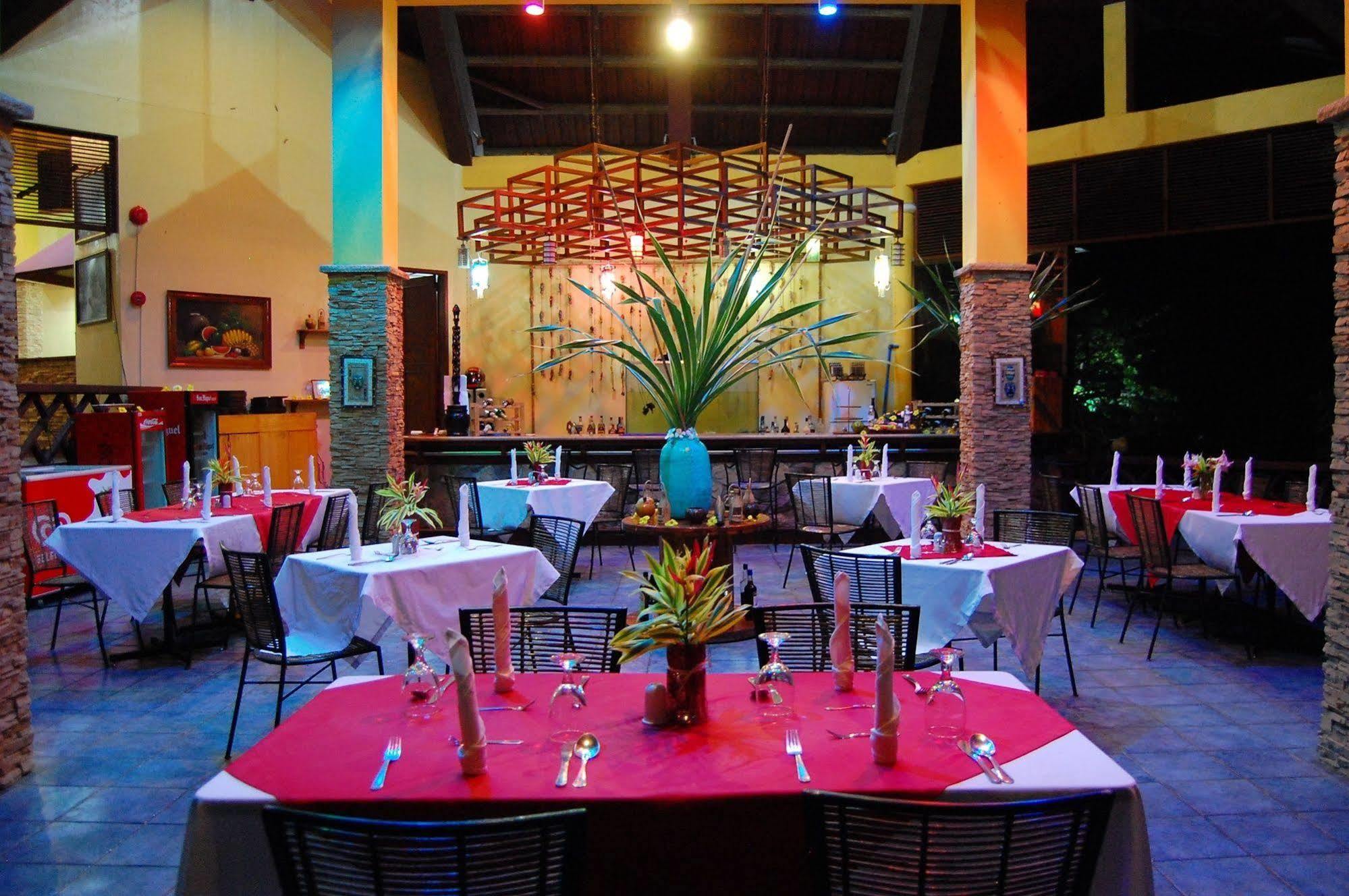Crystal Paradise Resort Spa & Winery Narra Exterior foto