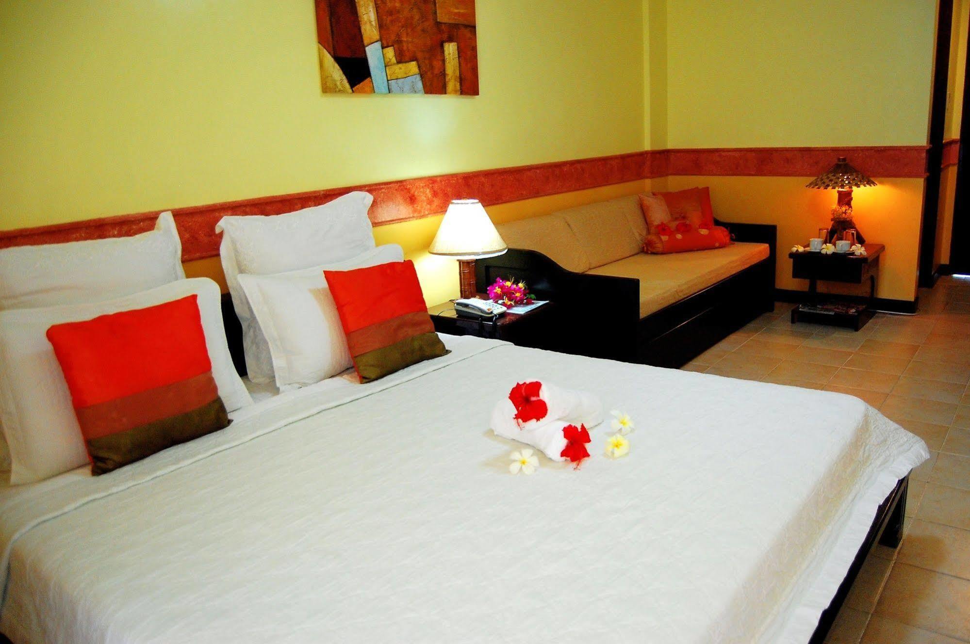 Crystal Paradise Resort Spa & Winery Narra Exterior foto