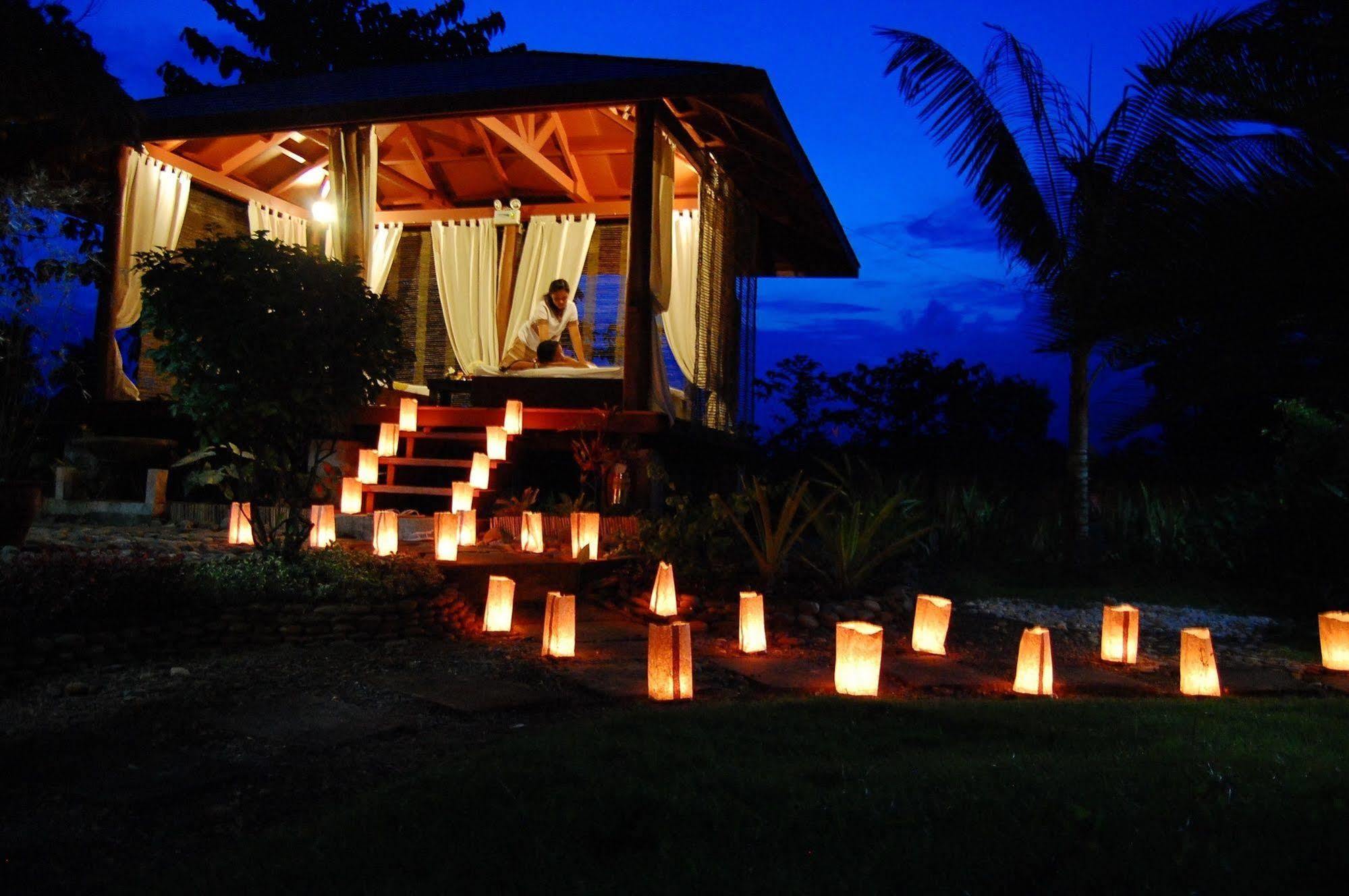 Crystal Paradise Resort Spa & Winery Narra Exterior foto
